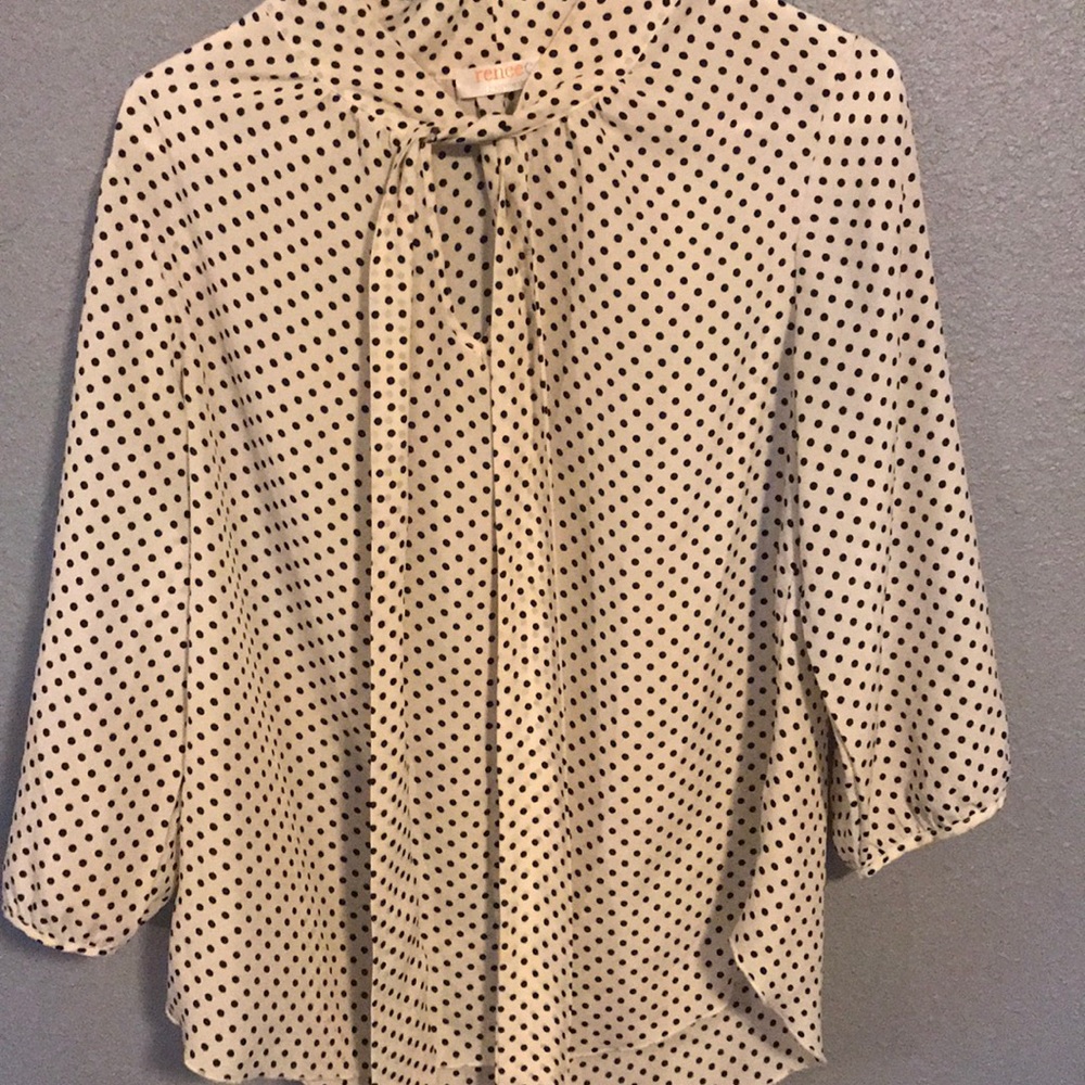 Polka dot flowy shirt with tie in middle